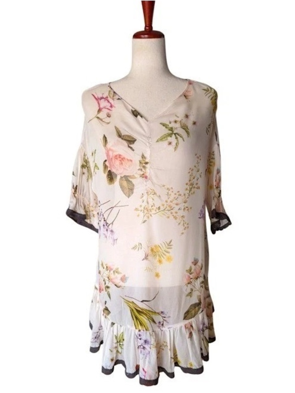 NWT Twinset V-Neck Chiffon Women’s Top Floral Print Size 42 US 6 with Lace trim